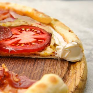 Сирний бортик до середньої піци