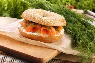 Baguel de Salmão e Queijo Creme
