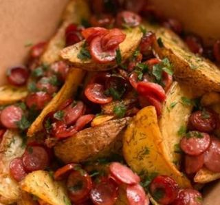 Картопля по селянські з ковбасками 260г