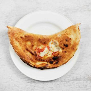 Calzone 4 formaggi