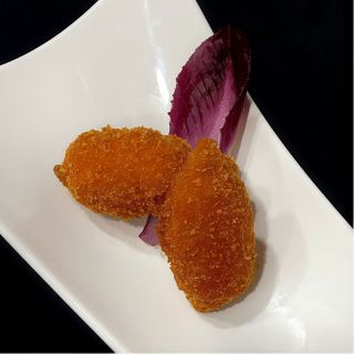 Pinzas de cangrejo fritas (2 uds.)