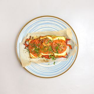 Фета боюрди с люта червена чушка,прясна чушка, домат, риган и зехтин