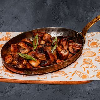 Горски гъби с масло, мащерка и чесън   200г