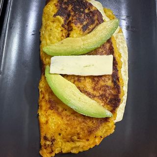 Cachapa con queso latino