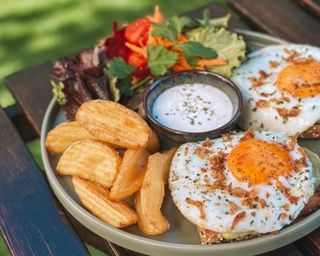 Bruschetta de Guacamole e Ovo