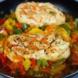 Duszony filet z kurczaka w warzywach 