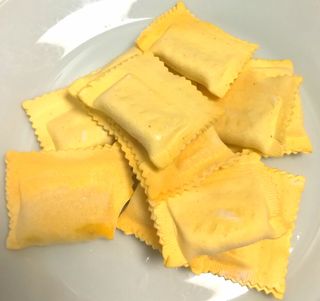 Pasta De Raviolis De Carne