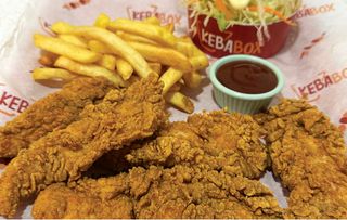 Pui Crocant 8 buc + cartofi + salata de varza + Pepsi 0,33 ml