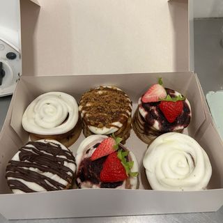 Caixa de 6 cinnamon rolls