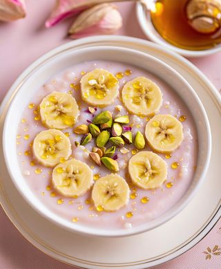 Ashta cu fistic si apa de trandafir