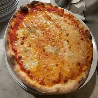 Pizza Quattro Formaggi (30 cm.)