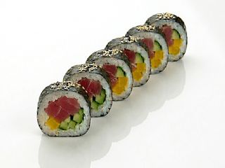 Futomaki z tuńczykiem 6 szt (180g)