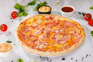 Pizza prosciutto mare