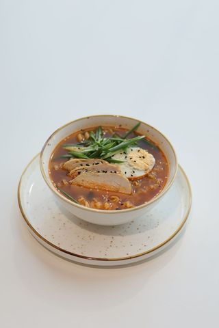 Рамен с курицей и яйцом 