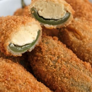 Queso Cheddar Con Pimientos Y Jalapeños