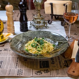 Spaghete aglio olio e peperoncino