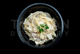 Фетучіні з куркою та грибами