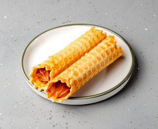 Rulouri de vafe cu lapte condensat fiert