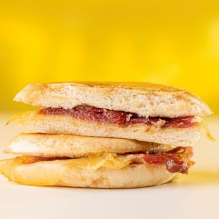 Mollete de Jamón Iberico con Queso Compte