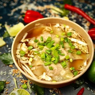 Rosół z tajskimi pierożkami Wonton