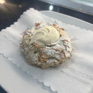 Morbidello di mandorla farcito grande al cioccolato bianco 