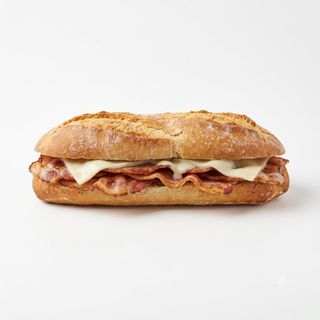 Bocadillo De Bacon Con Queso