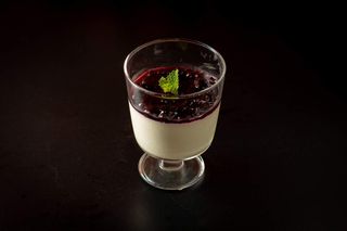 Panna Cotta s šumskim voćem