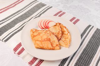 Clătite cu măr si scorțișoară