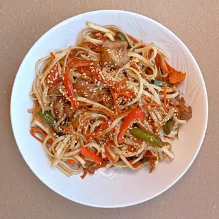 WOK З куркою спаржею та болгарським перцем