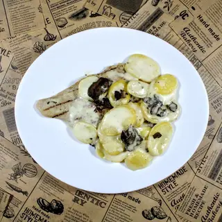Filetto di pollo con funghi e patate