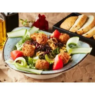 Ensalada De Mixta Con Falafel