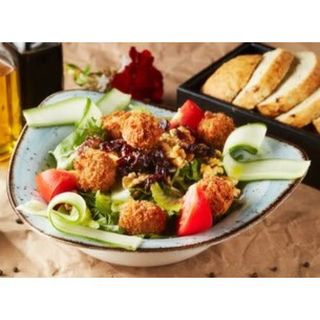 Ensalada De Mixta Con Falafel