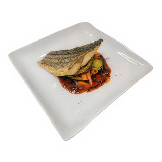 Lubina al vapor con verduras y salsa de soja (2 personas)