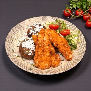 Snitel de pui cu cartofi zdrobiti