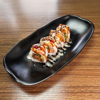 Uramaki De Salmón Pepino Flameado (4 uds.)