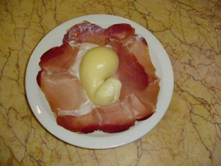 Prosciutto crudo e scamorza