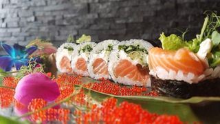 Futomaki łosoś i serek 6 szt