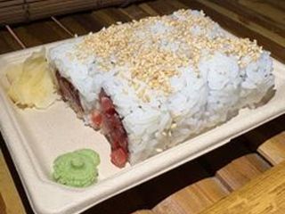 URAMAKI SPICY TUNA