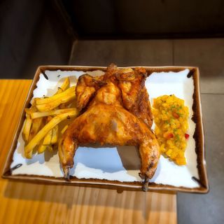 Pollito Picantón Asado al PiriPiri con Chutney de Piña