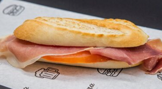 Ramoncito de jamón curado bodega con tomate y AOVE