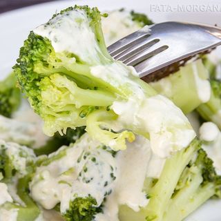 Броколі з соусом конкасе (300г)