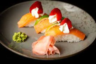 56. Nigiri salmon fragola