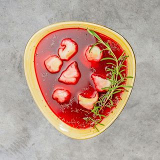 Barszcz czerwony z uszkami