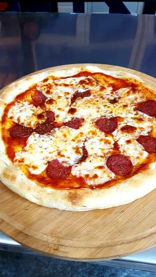 პიცა პეპერონი 8 ნაჭერი