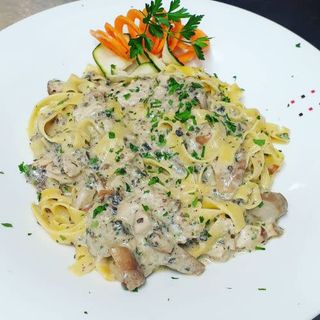 Tagliatelle ai funghi porcini e tartufo