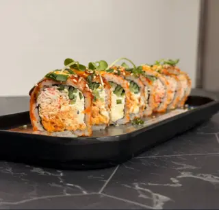 Roll Masago cu somon prăjit