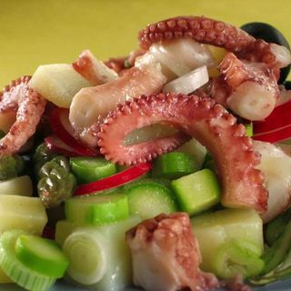 Hobotnica na salatu, porcija