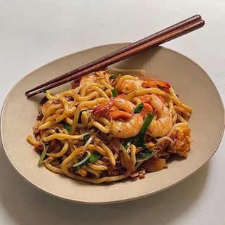 7A. Tallarines Udon con Marisco y Verduras