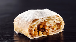 ვაშლის შტრუდელი ნაყინით