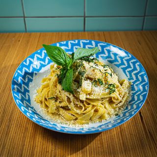 Tagliatelle de calamares al ajillo 